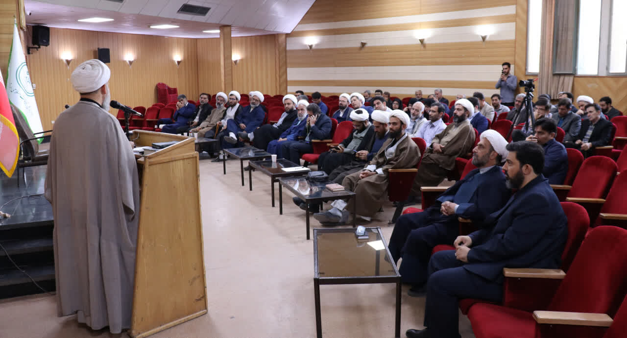 تصاویر / نشست مدیرکل تبلیغات اسلامی همدان با مدیران شهرستانی سازمان
