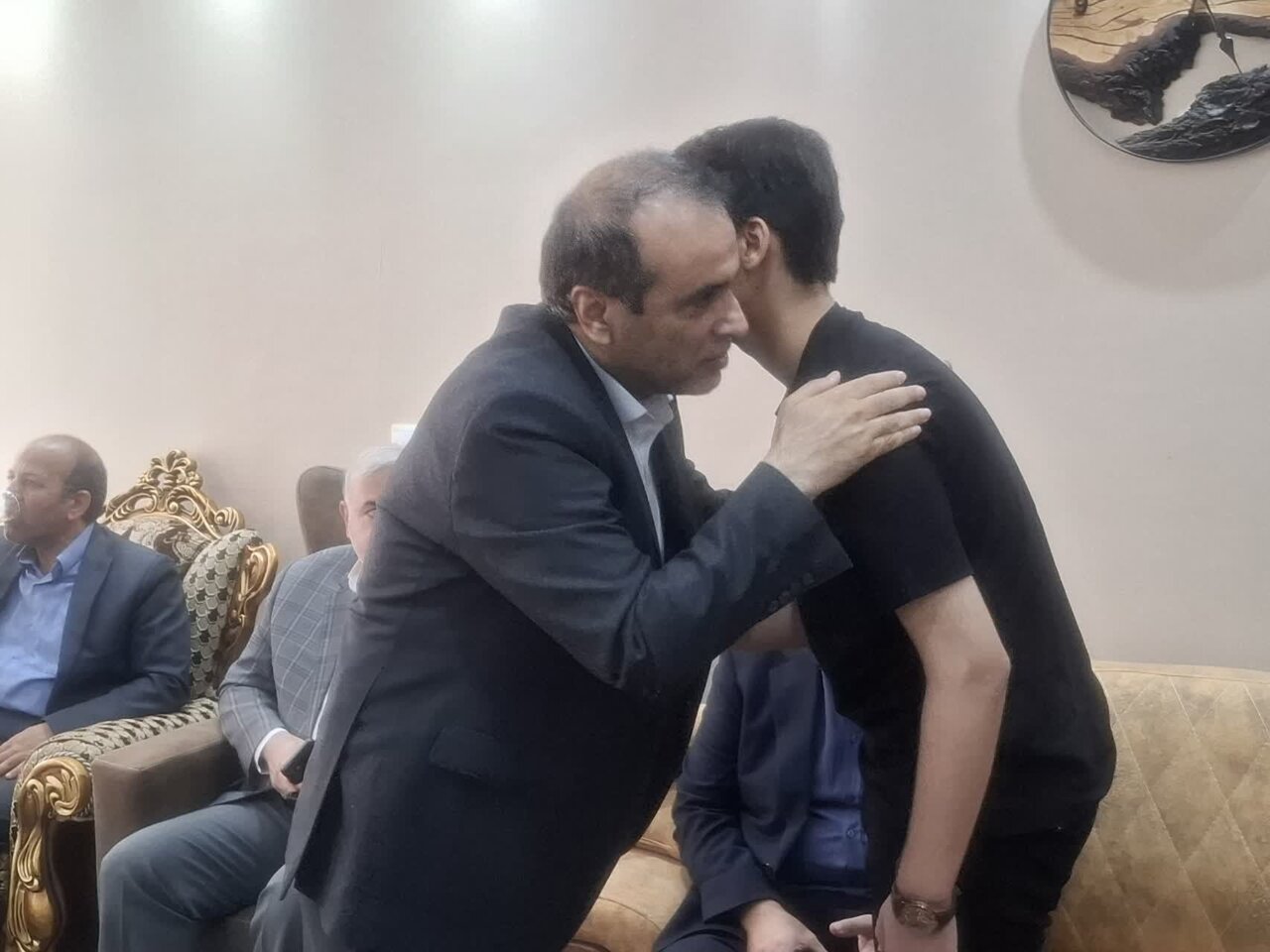 همه شهدای ما ارزشمند هستند/خانواده شهداشهید را از دست ندادند بلکه شهیدرا به دست آوردند +تصاویر