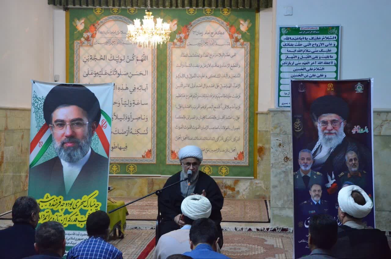 امام خمینی (ره) دین را به متن زندگی بازگرداند