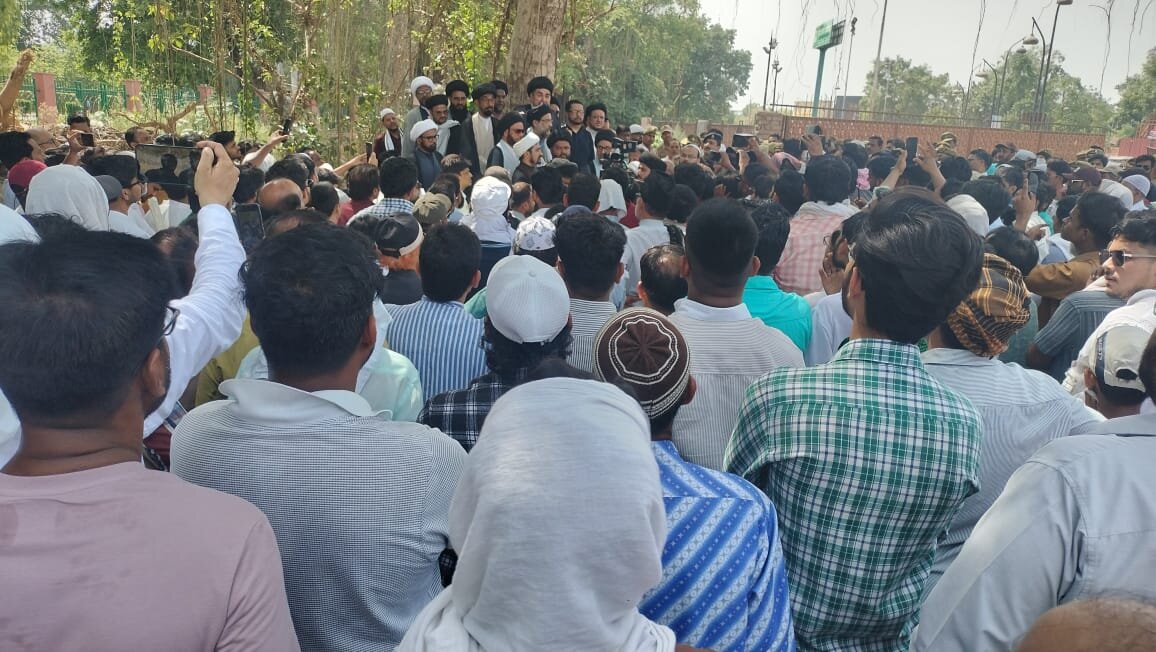 حسین آباد ٹرسٹ کی زمینوں پر ناجائز قبضے برداشت نہیں کئے جائیں گے : مولانا سید کلب جواد نقوی