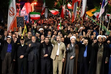 تصاویر/ طنین دوباره فریاد «لبیک یا خامنه‌ای» در سلماس