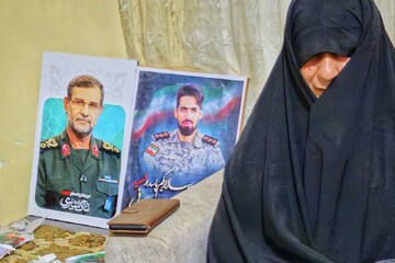 دیدار طلاب اعزامی به میناب با خانواده شهید تنگسیری + عکس