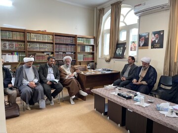تصاویر/  دیدار جمعی از مسئولان و اعضای کانون‌های فرهنگی هنری مساجد شهر با امام‌جمعه‌ بابل