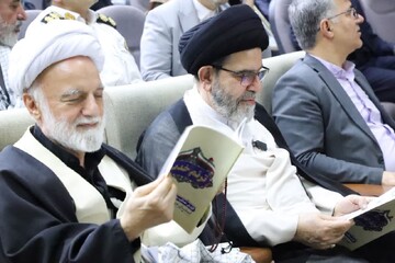 تصاویر/ مراسم بزرگداشت سوم خرداد و تجلیل از خانواده های معظم شهدای جنگ رمضان در اراک