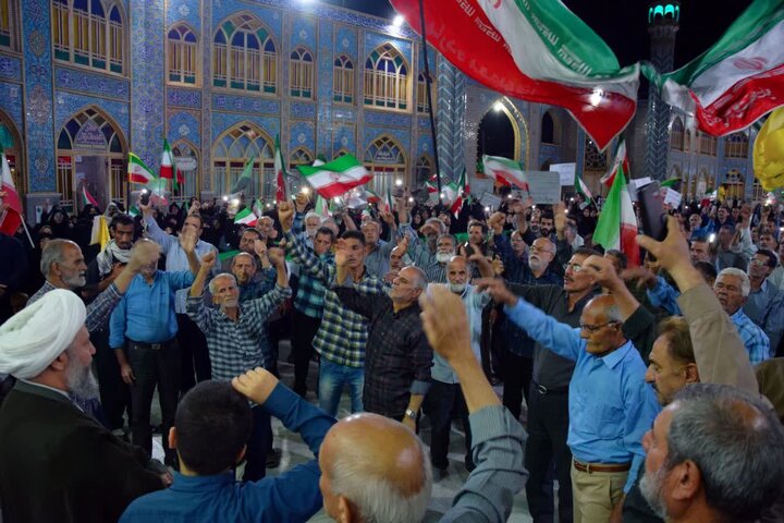 تصاویر / هشتاد و دومین شب حضور مردم انقلابی آران وبیدگل در خیابان‌ها و میدان‌های شهر