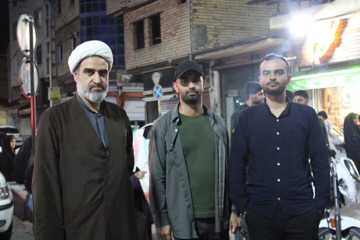 تصاویر/ تجمع و پرچم گردانی مردم عباس آباد