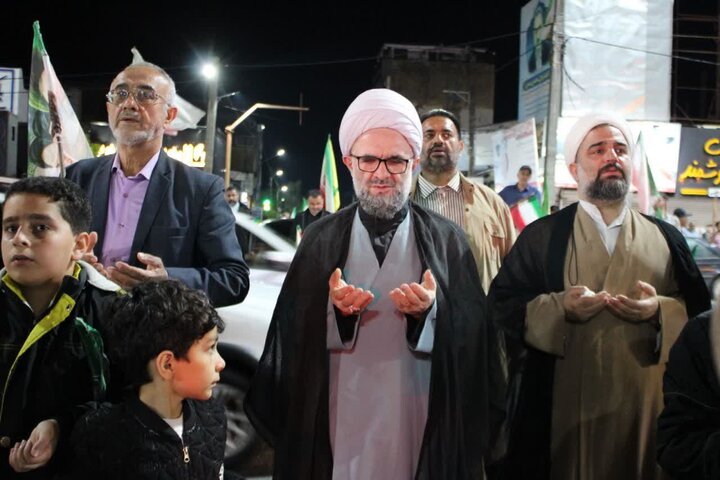 تصاویر/ تجمع و پرچم گردانی مردم عباس آباد