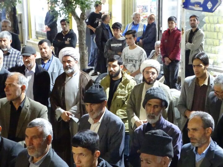 تصاویر/ مردم چهاربرج بعد از گذشت 84 شب از شهادت رهبر انقلاب همچنان پای کار انقلاب اسلامی