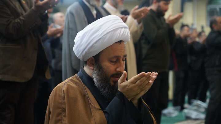 تصاویر/ اقامه نماز استغاثه در خوی