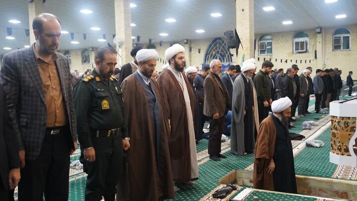 تصاویر/ اقامه نماز استغاثه در خوی