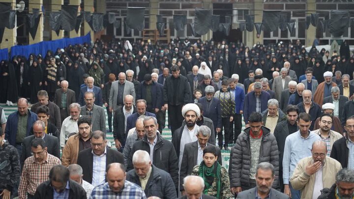 تصاویر/ اقامه نماز استغاثه در خوی