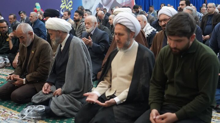 تصاویر/ اقامه نماز استغاثه در خوی