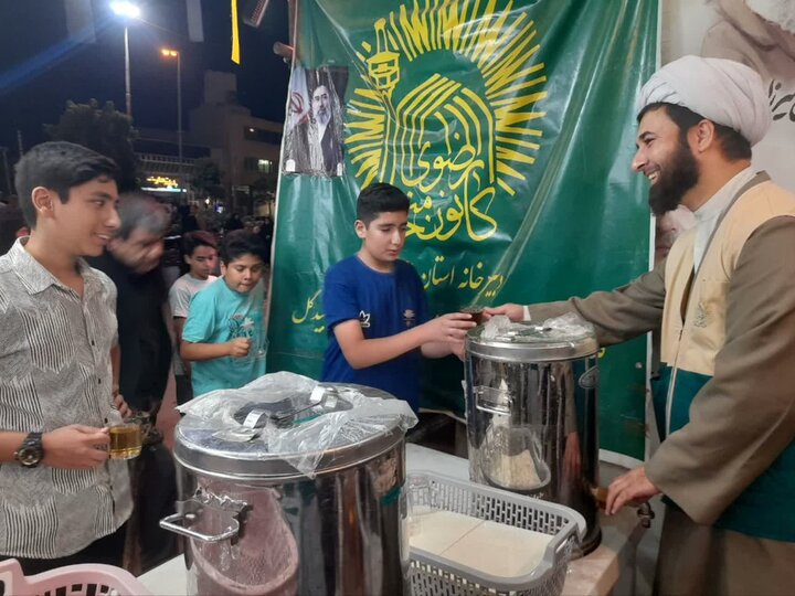 تصاویر/ موکب‌ مدرسه علمیه آیت‌الله مصطفوی کاشان در تجمعات مردمی اران و بیدگل برای جذب طلبه