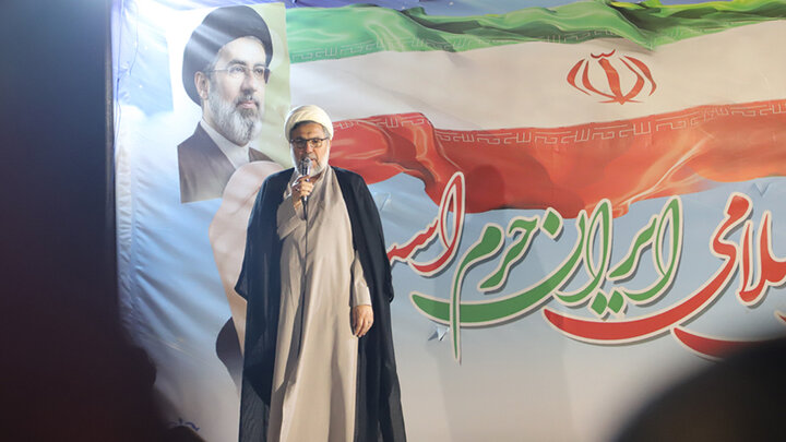 عوام کی میدانوں میں موجودگی ایک "الہی عبادت" اور دشمنوں کی تذلیل کا باعث ہے