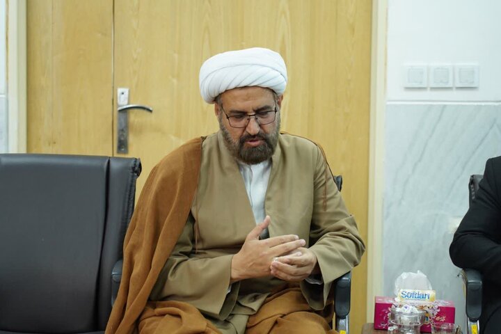 تصاویر/دیدار معاون ارتباطات و بین الملل جامعه‌المصطفی و جمعی از همراهان با نماینده ولی فقیه در لرستان