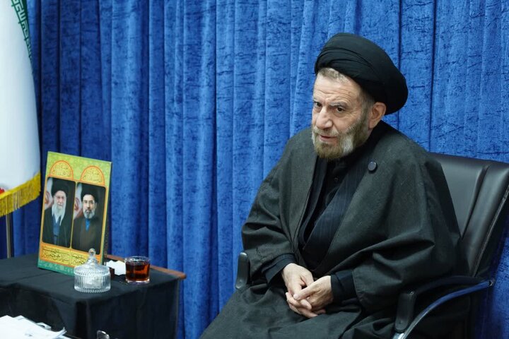 تصاویر/دیدار معاون ارتباطات و بین الملل جامعه‌المصطفی و جمعی از همراهان با نماینده ولی فقیه در لرستان