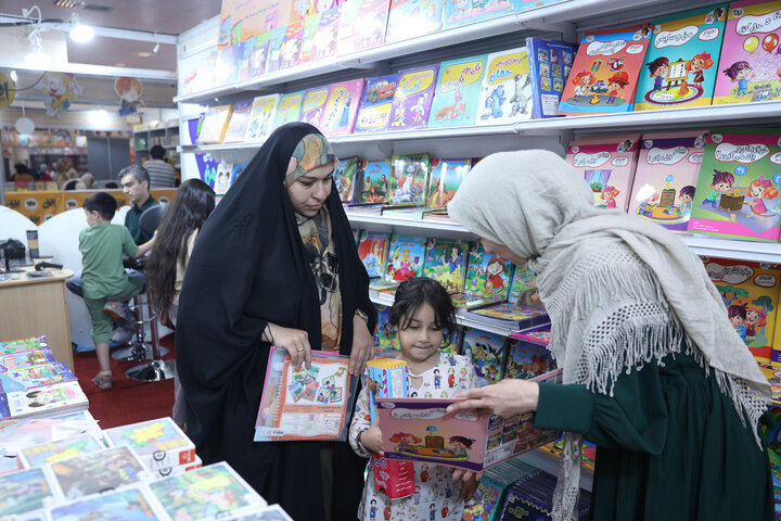 تصاویر/ نمایشگاه کتاب کودک و نوجوان میناب