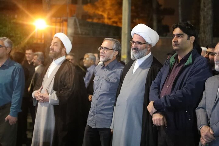 تصاویر/ اجتماعات مردمی «شب‌های اقتدار» با حضور مردم ولایت‌مدار شهر سمنان در معراج‌ الشهدای میدان سعدی
