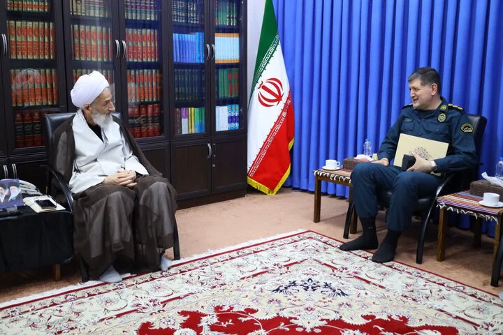تصاویر/ دیدار سرهنگ قیصری فرمانده انتظامی ساری، با نماینده ولی فقیه در مازندران
