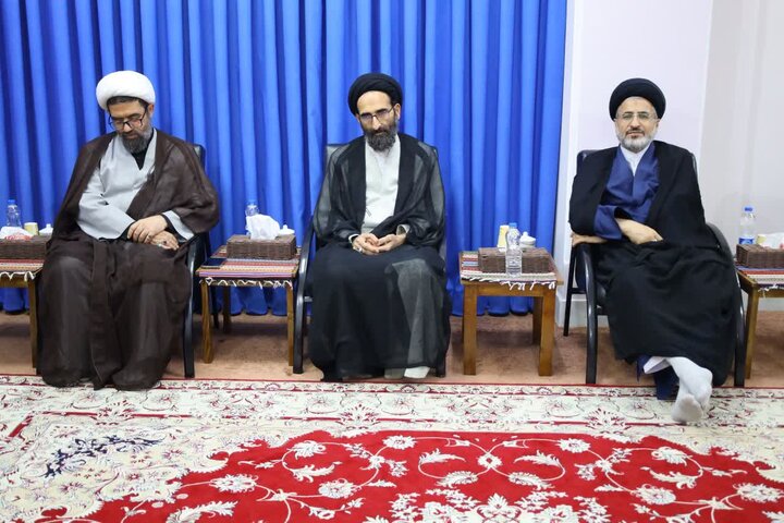 تصاویر/ نشست اعضای قرارگاه فرهنگی ائمه جمعه استان با نماینده ولی فقیه در استان