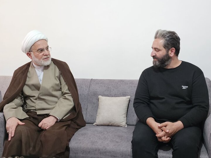 تصاویر/ دیدار نماینده ولی‌فقیه در کردستان با خانواده شهدای مرزبانی در سنندج