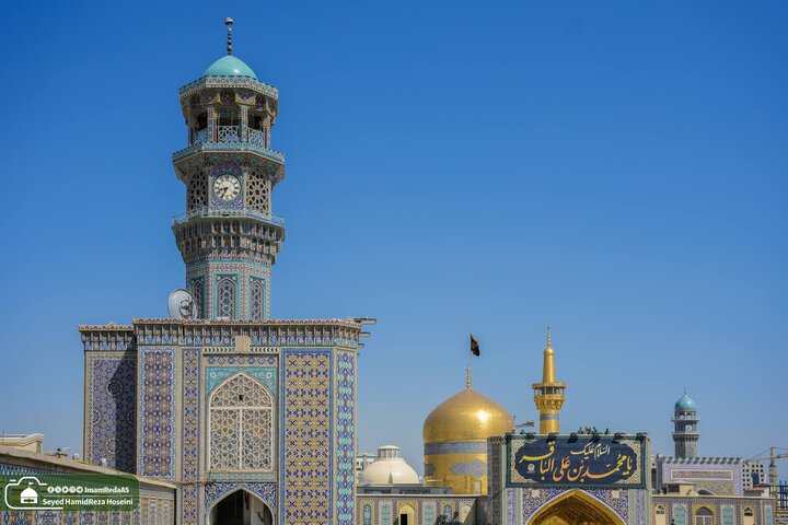تحویل رایة القبة الرضوية المقدسة ونشر اللوحات السوداء حدادًا على شهادة الإمام الباقر (عليه السلام)