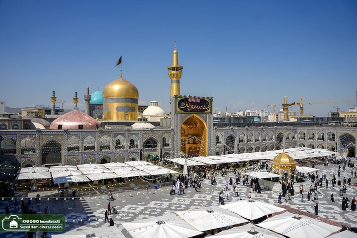 تحویل رایة القبة الرضوية المقدسة ونشر اللوحات السوداء حدادًا على شهادة الإمام الباقر (عليه السلام)