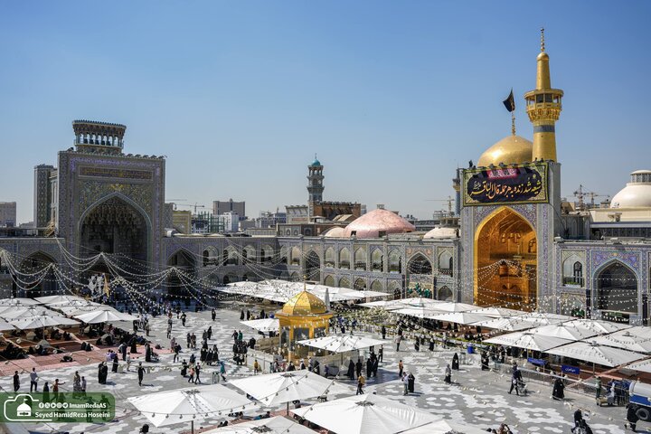تحویل رایة القبة الرضوية المقدسة ونشر اللوحات السوداء حدادًا على شهادة الإمام الباقر (عليه السلام)