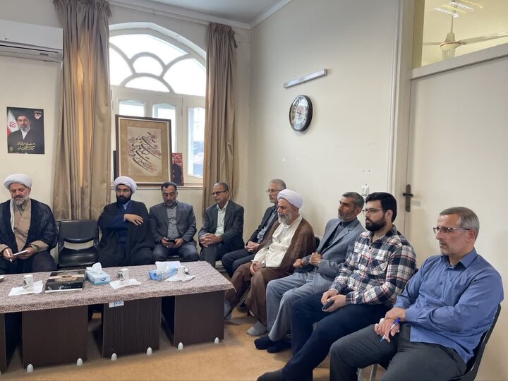 تصاویر/  دیدار جمعی از مسئولان و اعضای کانون‌های فرهنگی هنری مساجد شهر با امام‌جمعه‌بابل