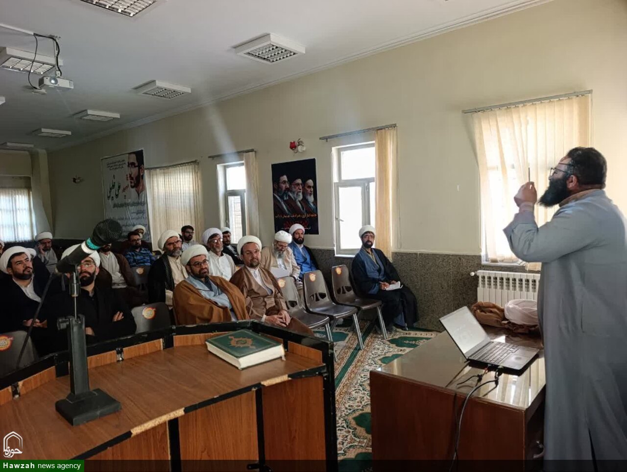 کارگاه آموزشی بصیرت در نهاوند