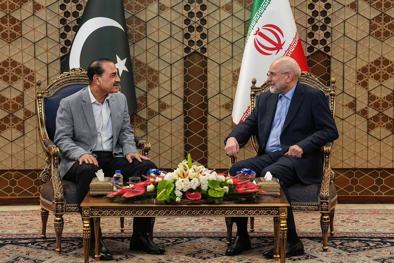 ایران در عرصه دیپلماسی با همان «شجاعت میدان نبرد» از حقوق ملت دفاع می‌کند/ دکترین سیاست خارجی ایران، «هوشمندی در دیپلماسی» در کنار «اقتدار ملی» است