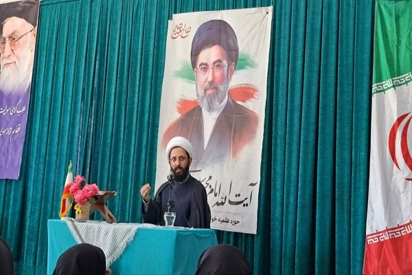 بانوان در تحقق تمدن اسلامی نقش ویژه‌ای دارند+ عکس