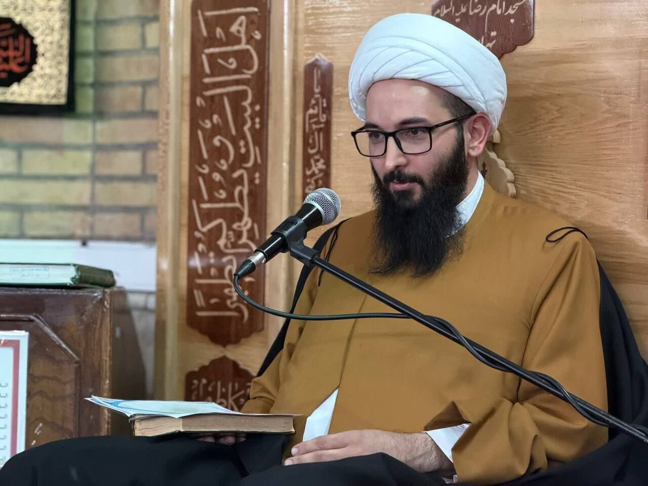خدمت رسانی مدرسه علمیه حضرت حجت (عج) به ۱۵۰ زائر مراسم تشییع پیکر رهبر شهید 