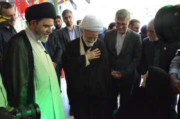 تصاویر/ غبارروبی مزار شهدای جنگ رمضان در اراک