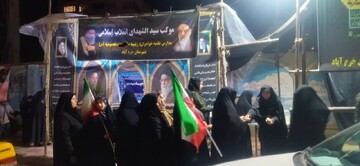 تصاویر/ ادامه خدمت رسانی موکب های حوزه علمیه خواهران لرستان به مردم