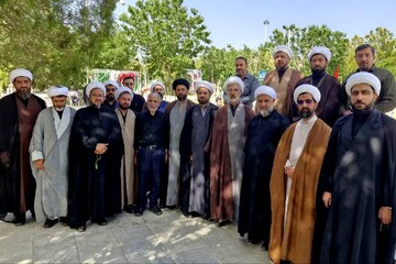 تصاویر/ تجدید بیعت طلاب و روحانیون حوزه علمیه اصفهان با شهدا