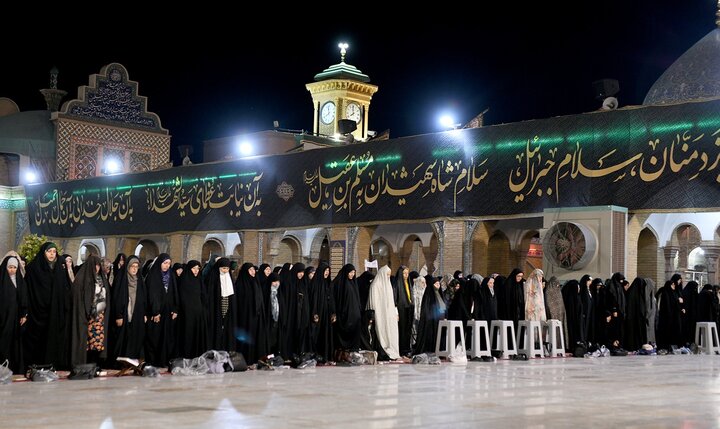 تصاویر/ اولین شب آیین مسلمیه در حرم مطهر حضرت سیدالکریم(ع)