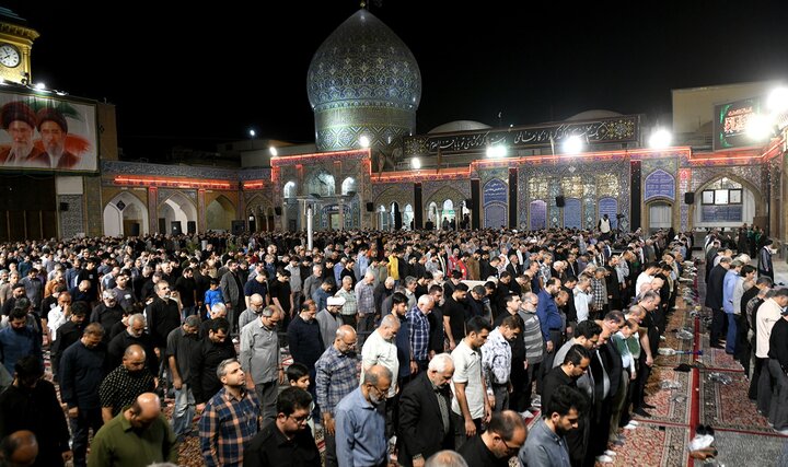 تصاویر/ اولین شب آیین مسلمیه در حرم مطهر حضرت سیدالکریم(ع)