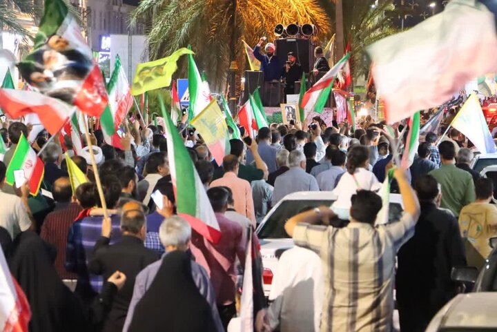 تصاویر/ هشتاد و چهارمین از شب‌های حماسه انتقام خون رهبر شهید انقلاب و بیعت مردم ولایتمدار‌ شهرستان بافق