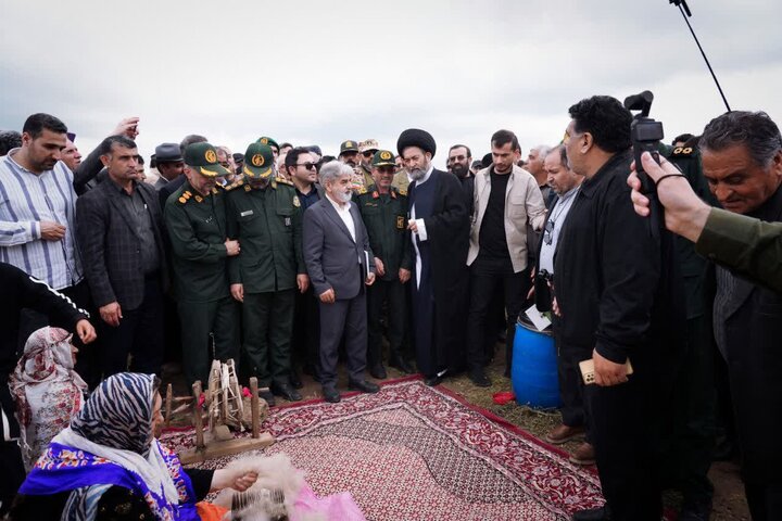تصاویر/ جشنواره کوچ عشایر با محوریت بیعت با مقام معظم رهبری