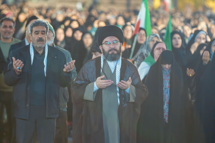 تصاویر/ اقامه نماز استغاثه در زنجان