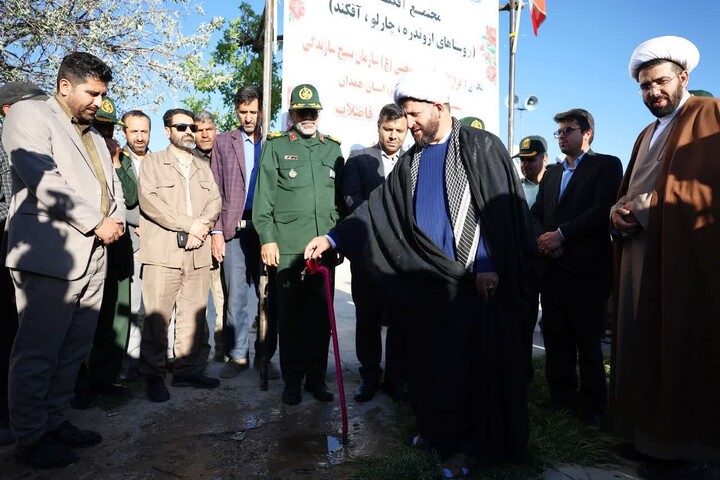 تصاویر / افتتاح شبکه توزیع آب شرب در روستای ازوندره کبودرآهنگ با حضور امام جمعه شیرین سو