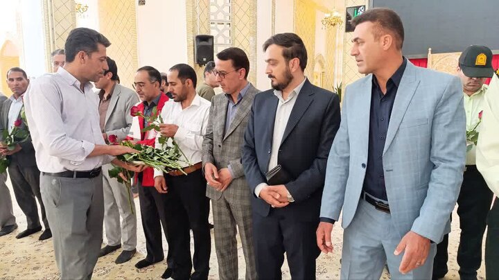 تصاویر/  ادای احترام مسئولان بهاباد به مقام شامخ شهدا همزمان با سوم خرداد