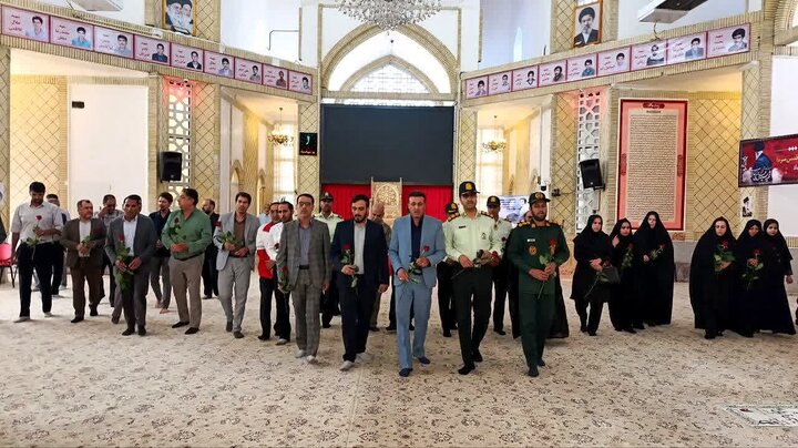 تصاویر/  ادای احترام مسئولان بهاباد به مقام شامخ شهدا همزمان با سوم خرداد