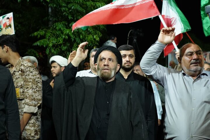 تصاویر/تجمع مردم انقلابی خرم آباد در دفاع از وطن