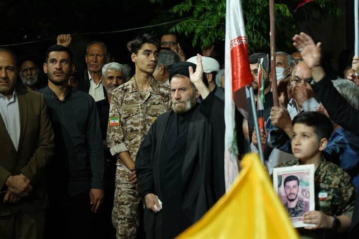 تصاویر/تجمع مردم انقلابی خرم آباد در دفاع از وطن