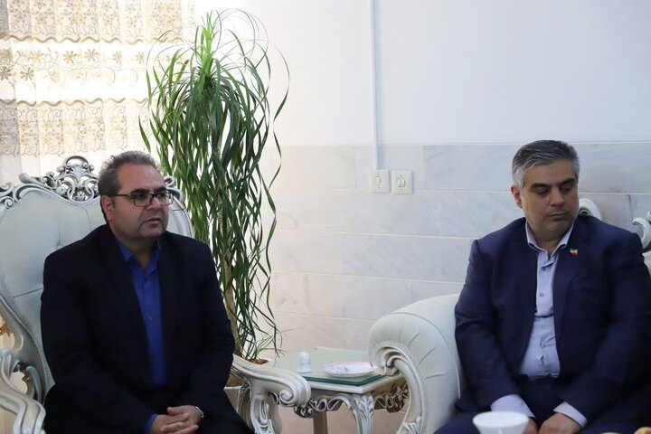 تصاویر/دیدار استاندار مرکزی با خانواده سردار شهید مهدی وفایی در محلات