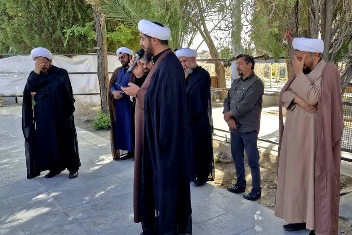 تصاویر/ تجدید بیعت طلاب و روحانیون حوزه علمیه اصفهان با شهدا