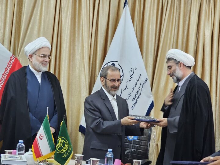 تصاویر/نشست شورای راهبری دانشگاه مذاهب اسلامی (شعبه کردستان) با حضور ریاست عالی دانشگاه