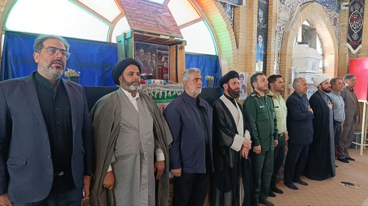 تصاویر/ آئین گلباران گلزار شهدا که به مناسبت سوم خرداد مصادف با سالروز آزادسازی خرمشهر